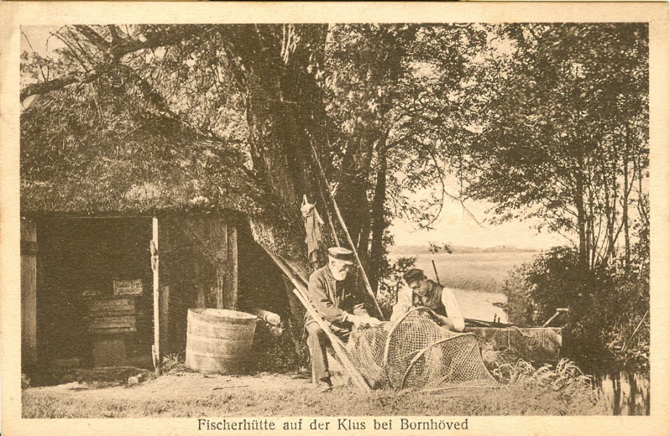 1932 Fischerhutte auf der Klus am Schmalensee Text: Schmalensee, d. 20.7.32 Lieber Herr Steinicke! "Wenn alle Br�nnlein fliessen ---- ja, ja bestimmt und darum sitze ich gerade hier in dem gro�en Tanzsaal  und schreibe einige Gr�sse. Aber trotzdem habe ic