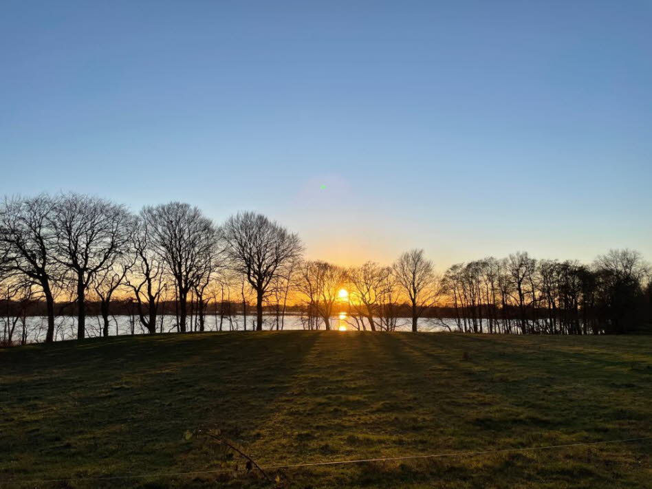Winterabend am Schmalensee mit dem  B�rnh�veder See  im Hintergrund