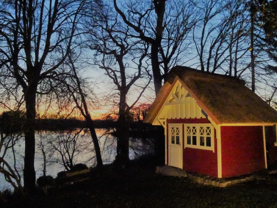 Winterabend mit Schwedenhaus