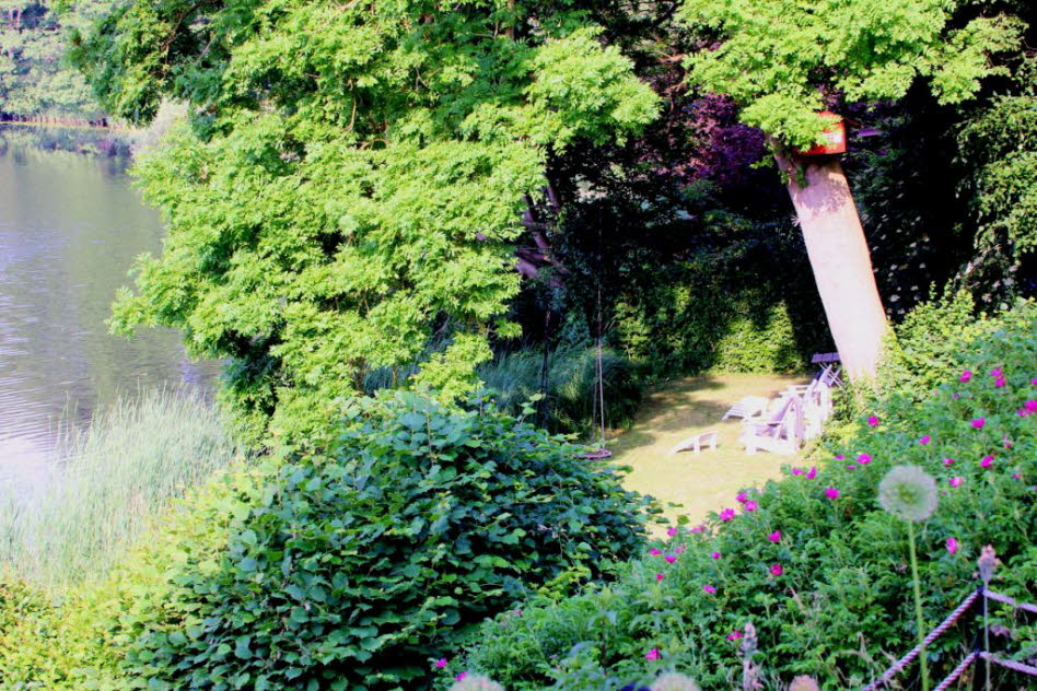 2021 Juni  Badestelle am See