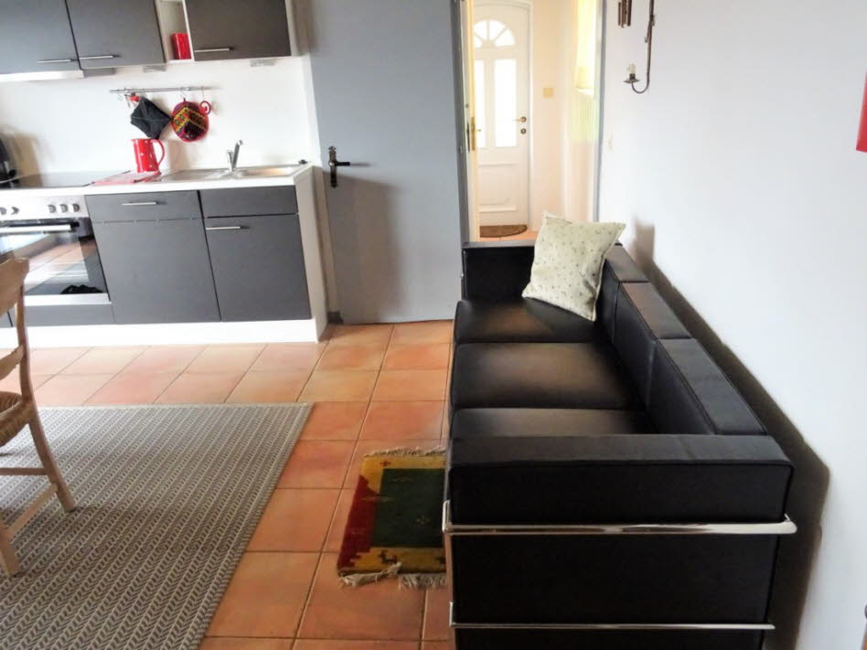 Le Corbusier Dreisitzer aus Leder neu im Fr�hjahr 2020