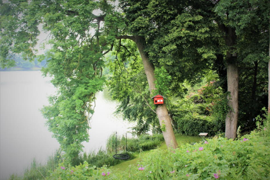 Nestschaukel am See (120 cm Durchmesser und 8 Meter hoch aufgeh�ngt) 